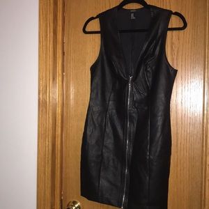 Forever 21 zip up pleather dress size M